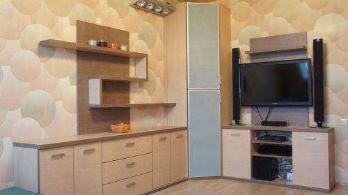 Угловая стенка под телевизор. Конструктивные особенности угловых стенок