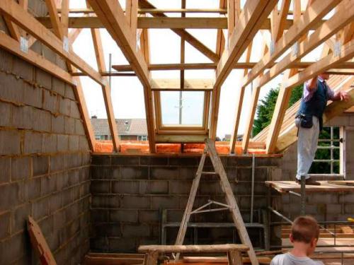 МОНТАЖ металлочерепицы и мансардного.. Использование металлочерепицы в кровельных работах 04