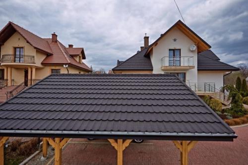 Крыша из металлочерепицы пошаговая инструкция. Крыша из металлочерепицы: устройство кровли, фото, монтаж, технология конструкции + схема установки своими руками