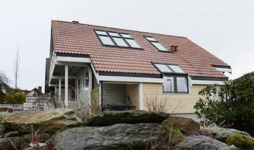 Установка мансардного окна velux. Преимущества