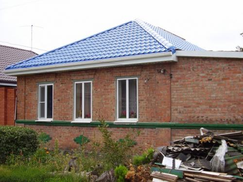 Четырехскатная крыша плюсы и минусы. Четырехскатная крыша – виды, подготовка к установке, расчет размеров и проектирование стропильной системы