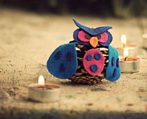 Как сделать сову из шишек. Поделка из фетра