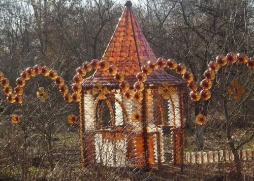 Поделки из пластиковых бутылок для сада пошаговая инструкция. Что можно сделать из пластиковых бутылок?