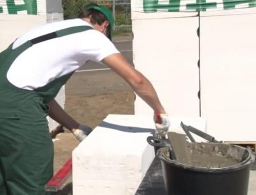 Как выставить углы при кладке газобетона. Как правильно вести кладку