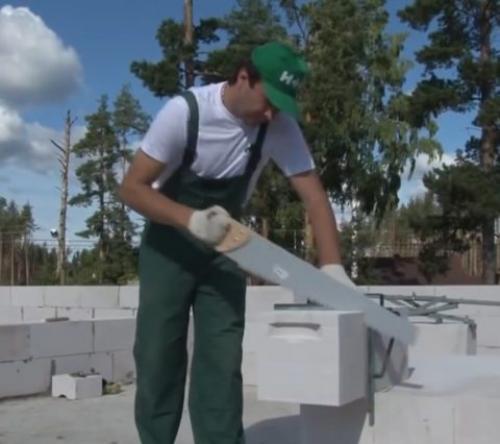 Как выставить углы при кладке газобетона. Как правильно вести кладку