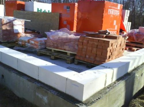 Как выставить углы при кладке газобетона. Как правильно вести кладку