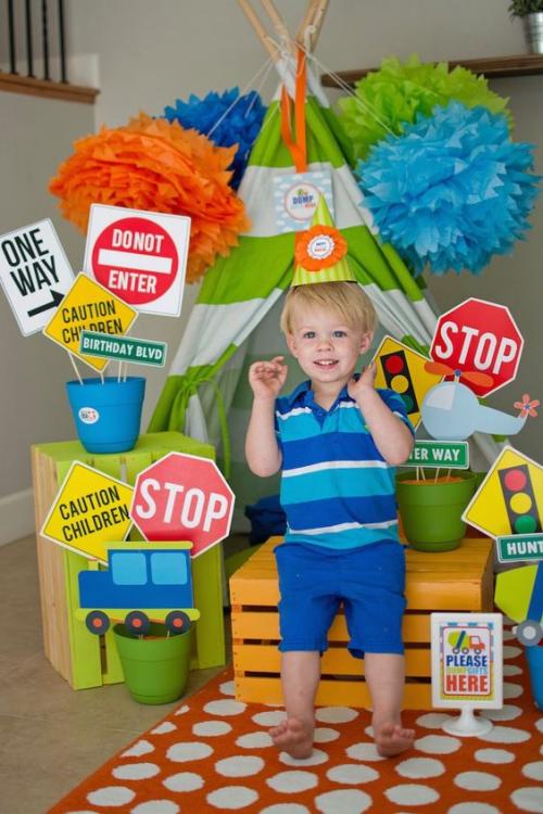 Как украсить комнату на день рождения своими руками. Украшение шариками 30