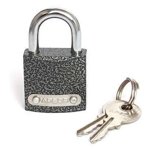 Шкафчики для раздевалок деревянные. Особенности шкафчиков в раздевалку, обзор моделей