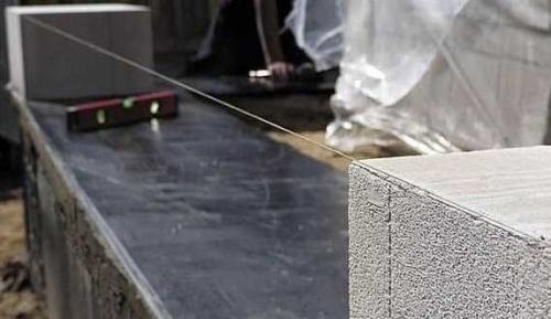 Кладка первого ряда газобетона. Выбор газобетона для строительства 01