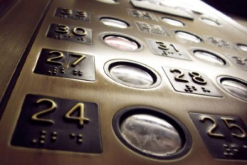 Я живу на втором этаже многоквартирного жилого дома. Особенности этажей, плюсы и минусы