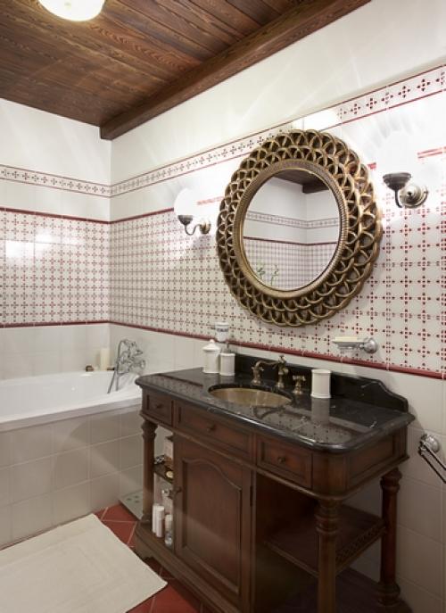 До какой высоты класть плитку в ванной. Бордюр в ванной комнате на какой высоте