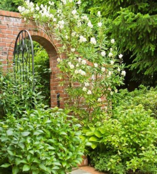 Как создать красивый и функциональный вход на участок. 17 неординарных идей по оформлению входа на ваш участок