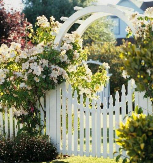 Как создать красивый и функциональный вход на участок. 17 неординарных идей по оформлению входа на ваш участок