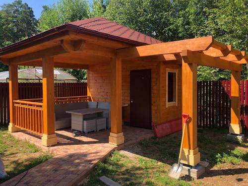 Какие ландшафтные элементы можно использовать для украшения участка. Беседки и перголы