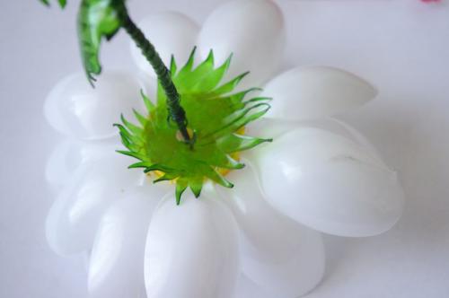 Поделки из 5 литровых бутылок для сада. Поделки из пластиковых бутылок: красивые украшения сада и варианты использования пластика (75 фото + видео)