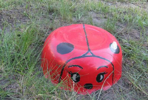 Божья коровка из пластиковых бутылок. Нарядная божья коровка из пластиковой бутылки