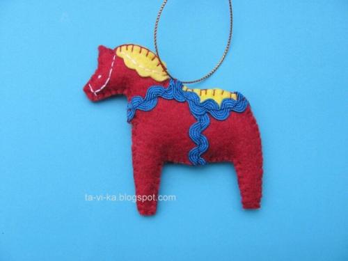 Новогодние выкройки для игрушек из фетра. Правила работы с фетром 08