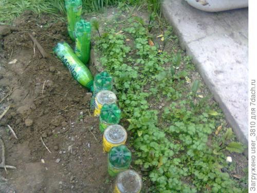 Как сделать садовые метки из пластиковых бутылок. Ограждение для грядок из пластиковых бутылок