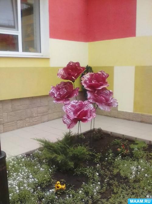 Какие инструменты необходимы для создания цветов из пластиковых бутылок. Мастер-класс украшения из пластиковых бутылок «Необычные цветы»