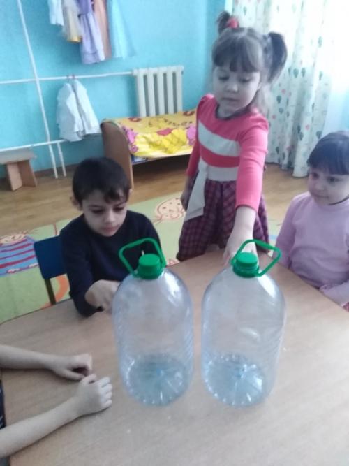 Как организовать мастер-класс по созданию поделок из пластиковых бутылок для группы детей. Мастер – класс Кормушка для птиц из пластиковой бутылки. план-конспект занятия по конструированию, ручному труду (старшая группа)