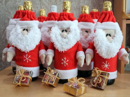 Как использовать бутылки в рукоделии для создания уникальных украшений. Оригинальные и празднично украшенные бутылки к Новому Году своими руками