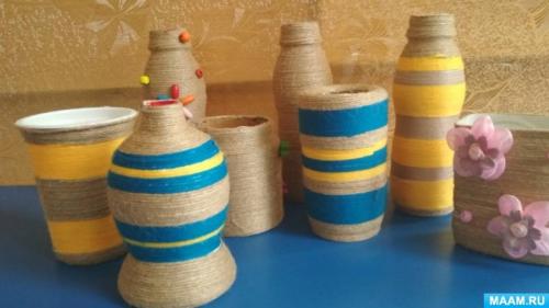 Какие материалы для рукоделия лучше всего сочетаются с пластиковыми бутылками. Мастер-класс «Оформление бутылок шпагатом, нитками»