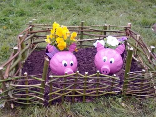 17 поделок из пластиковых бутылок для ДЕТЕЙ. Поделки из пластиковых бутылок своими руками: 84 фото лучших идей использования 1,5 и 5 литровых бутылок для детей, дачи, дома, сада