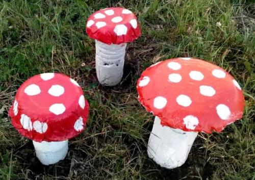 Какие лайфхаки с пластиковыми бутылками подходят для детских поделок. Детские поделки из пластиковых бутылок в школу и садик