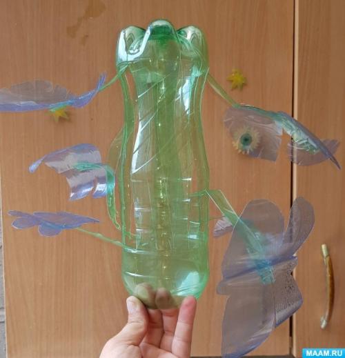 Как добавить механические элементы, такие, как шарниры или колеса, в игрушки из бутылок. Мастер-класс «Игрушка-вертушка из пластиковой бутылки»