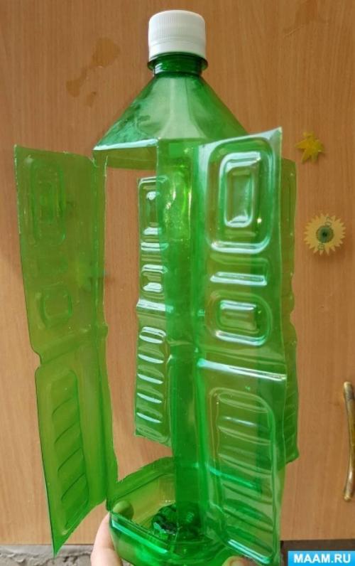 Как добавить механические элементы, такие, как шарниры или колеса, в игрушки из бутылок. Мастер-класс «Игрушка-вертушка из пластиковой бутылки»