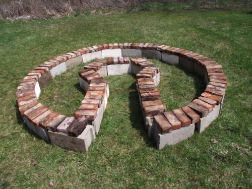 Клумбы своими руками из кирпича. Клумбы из кирпича —, как красиво сложить своими руками? 115 фото и советы дизайнеров