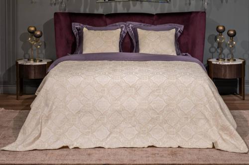 Как правильно расположить прикроватные тумбочки в спальне 11