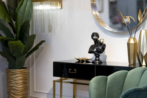 Как правильно расположить прикроватные тумбочки в спальне 16