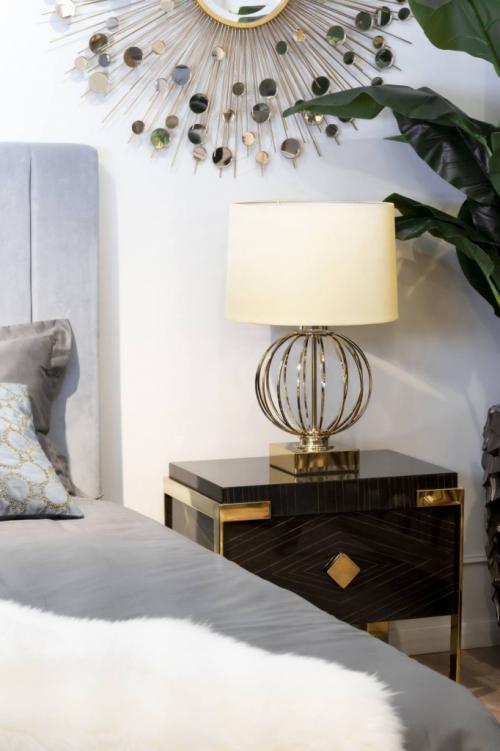 Как правильно расположить прикроватные тумбочки в спальне 18