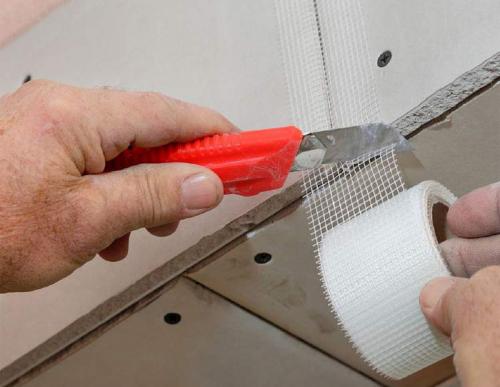 Как штукатурить гипсокартон под покраску. Как правильно штукатурить гипсокартон, пошаговая инструкция