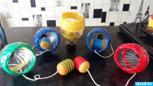 Какие игры и развлечения для детей можно организовать с использованием 5-литровых бутылок. Оборудование для спортивного уголка из пластиковых бутылок «Бильбоке, или Поймай мяч» (7 фото)