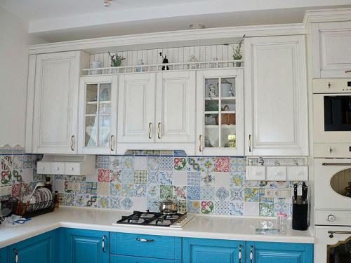 Какие текстуры и материалы лучше использовать для кухни в стиле прованс. Основные отделочные материалы в стиле прованс