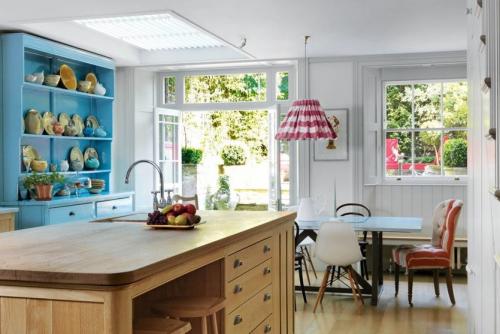 Как создать уютную кухню в стиле прованс даже в небольшом пространстве 07 Как создать уютную кухню в стиле прованс даже в небольшом пространстве 07