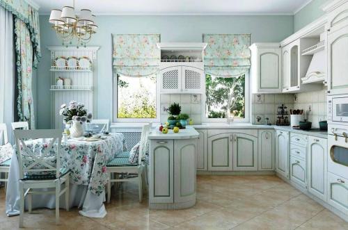 Маленькая кухня в стиле прованс: как создать уют и комфорт 16 Маленькая кухня в стиле прованс: как создать уют и комфорт 16
