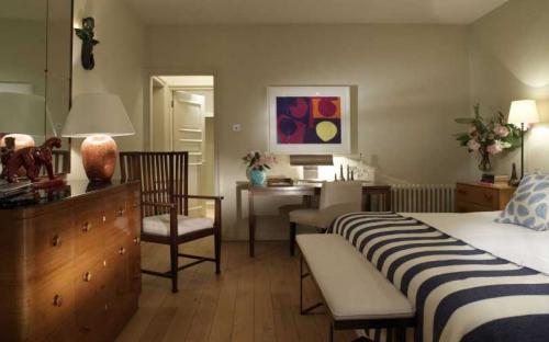 Как делать ремонт комнаты своими руками. Ремонт комнаты своими руками: подготовка комнаты к ремонту, основные этапы ремонта, обустройство и декорирование. Детальное руководство для начинающих