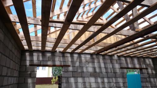 Деревянное перекрытие гаража. Разновидности потолочных перекрытий для гаража