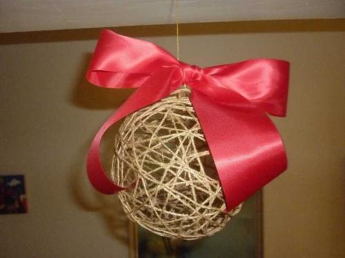 Именные новогодние шары своими руками. Как сделать новогодний шар своими руками: рисуем надписи на шарах ручной работы. Фото/видео пошаговая инструкция