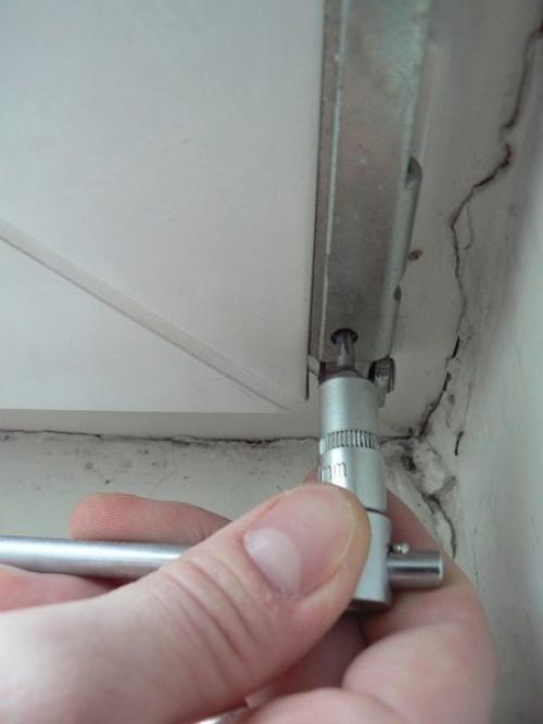 Ремонт окна пвх своими руками. Замена ручки 08 Ремонт окна пвх своими руками. Замена ручки 08