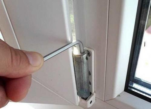 Ремонт окна пвх своими руками. Замена ручки 07 Ремонт окна пвх своими руками. Замена ручки 07