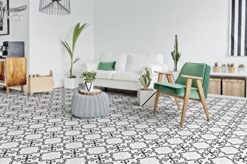 Как устранить трещины и щели в плитке перед покраской. Как убрать трещину на плитке подручными средствами