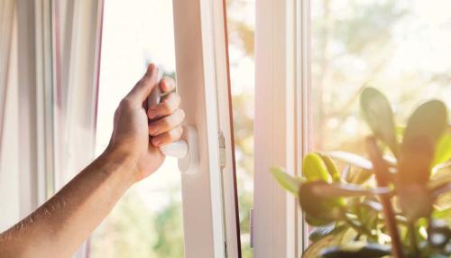 Ремонт фурнитуры пластиковых окон своими руками. Поломка ручки 05