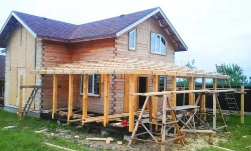 Пристройка к дому с двускатной крышей. Как правильно соединить односкатную крышу пристройки с двускатной крышей дома