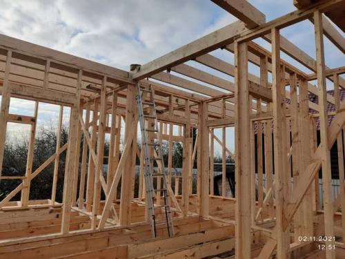 Можно ли использовать фанеру для внутренней и внешней отделки каркасного дома. Материалы для сборки каркаса дома