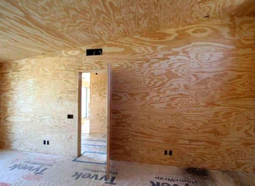 Как правильно монтаж фанеры внутри бревенчатого дома. Как надежно обшить бревенчатый дом изнутри фанерой