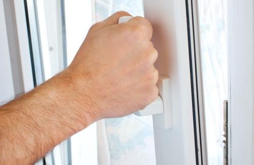 Почему туго закрывается ручка пластикового окна. Пластиковое окно закрывается слишком туго